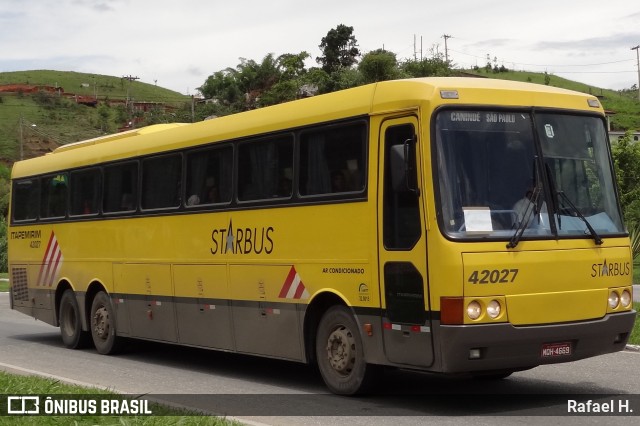 Viação Itapemirim 42027 na cidade de Barra do Piraí, Rio de Janeiro, Brasil, por Rafael H.. ID da foto: 9075484.