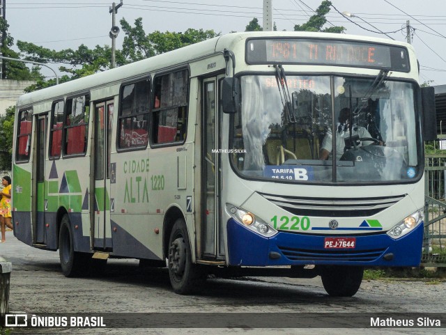 Cidade Alta Transportes 1.220 na cidade de Olinda, Pernambuco, Brasil, por Matheus Silva. Número da foto: #9075559.
