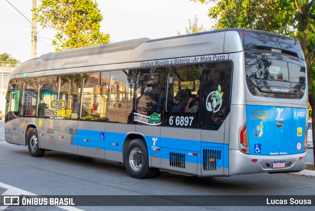 Transwolff Transportes e Turismo 6 6897 na cidade de São Paulo, São Paulo, Brasil, por Lucas Sousa. Número da foto: #9079107.