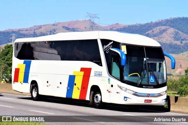 Empresa de Turismo Rio Negro 1025 na cidade de Roseira, São Paulo, Brasil, por Adriano Duarte. Número da foto: #9078105.