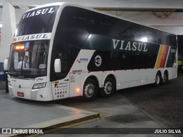 Viasul - Auto Viação Venâncio Aires 10000 na cidade de Joinville, Santa Catarina, Brasil, por JULIO SILVA. ID da foto: 9078495.