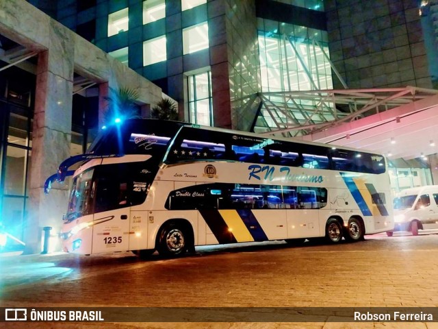 Empresa de Turismo Rio Negro 1235 na cidade de São Paulo, São Paulo, Brasil, por Robson Ferreira. ID da foto: 9078948.