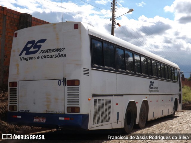 Ônibus Particulares 2339 na cidade de Teresina, Piauí, Brasil, por Francisco de Assis Rodrigues da Silva. Número da foto: #9079728.