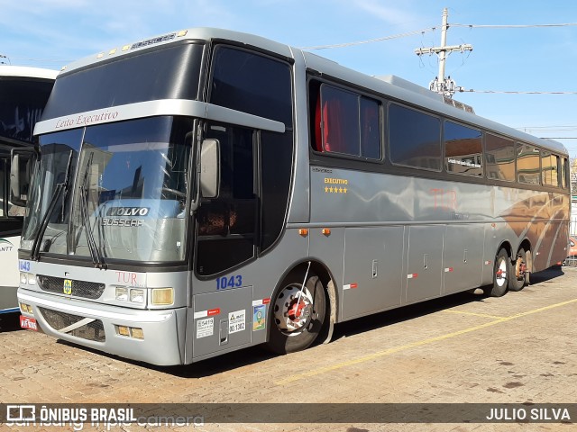 Ônibus Particulares 1043 na cidade de Porto Alegre, Rio Grande do Sul, Brasil, por JULIO SILVA. ID da foto: 9079755.