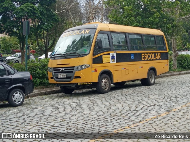 Prefeitura Municipal de Petrópolis ESCOLAR 8332 na cidade de Petrópolis, Rio de Janeiro, Brasil, por Zé Ricardo Reis. Número da foto: #9080375.