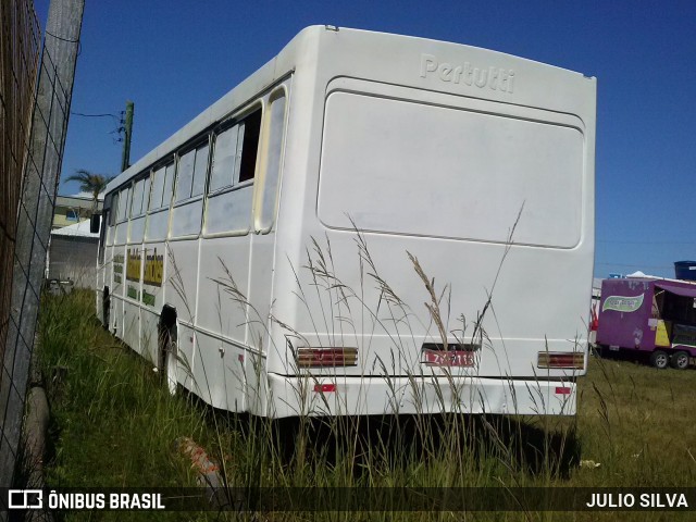 INCREAL - Indústria de Carrocerias Real  na cidade de Rio Grande, Rio Grande do Sul, Brasil, por JULIO SILVA. Número da foto: #9085155.