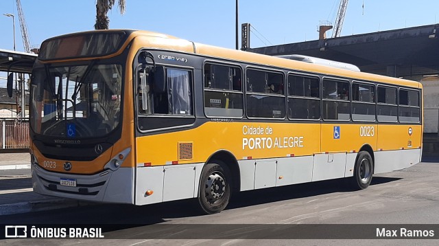 Companhia Carris Porto-Alegrense 0023 na cidade de Porto Alegre, Rio Grande do Sul, Brasil, por Max Ramos. Número da foto: #9082238.