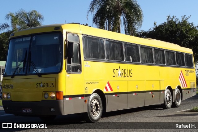 Viação Itapemirim 42025 na cidade de Barra do Piraí, Rio de Janeiro, Brasil, por Rafael H.. ID da foto: 9084730.