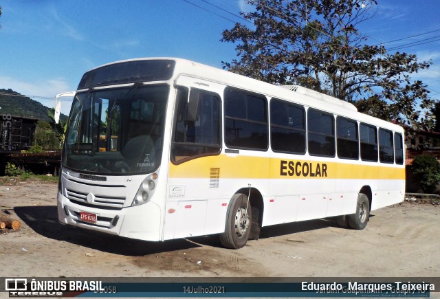 Escolares RJ 631.017 na cidade de Guapimirim, Rio de Janeiro, Brasil, por Eduardo  Marques Teixeira. Número da foto: #9086050.