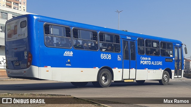 SOPAL - Sociedade de Ônibus Porto-Alegrense Ltda. 6808 na cidade de Porto Alegre, Rio Grande do Sul, Brasil, por Max Ramos. Número da foto: #9085739.