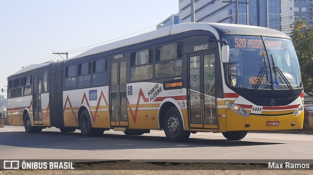 SOPAL - Sociedade de Ônibus Porto-Alegrense Ltda. 6809 na cidade de Porto Alegre, Rio Grande do Sul, Brasil, por Max Ramos. Número da foto: #9094013.