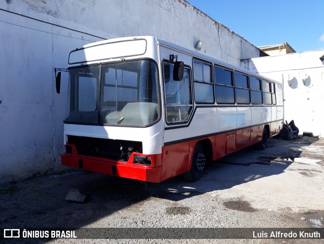 Motorhomes 7879 na cidade de Rio Grande, Rio Grande do Sul, Brasil, por Luis Alfredo Knuth. Número da foto: #9091817.