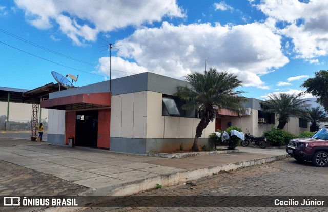 Terminais Rodoviários e Urbanos TERMINAL RODOVIáRIO DE CAETITé na cidade de Caetité, Bahia, Brasil, por Cecílio Júnior. Número da foto: #9098536.