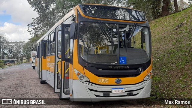 Companhia Carris Porto-Alegrense 0090 na cidade de Porto Alegre, Rio Grande do Sul, Brasil, por Max Ramos. ID da foto: 9102132.