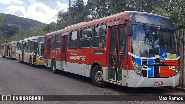 Trevo Transportes Coletivos 1221 na cidade de Porto Alegre, Rio Grande do Sul, Brasil, por Max Ramos. ID da foto: 9102122.