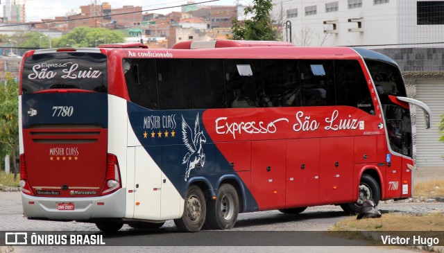 Expresso São Luiz 7780 na cidade de Caruaru, Pernambuco, Brasil, por Victor Hugo. Número da foto: #9107950.