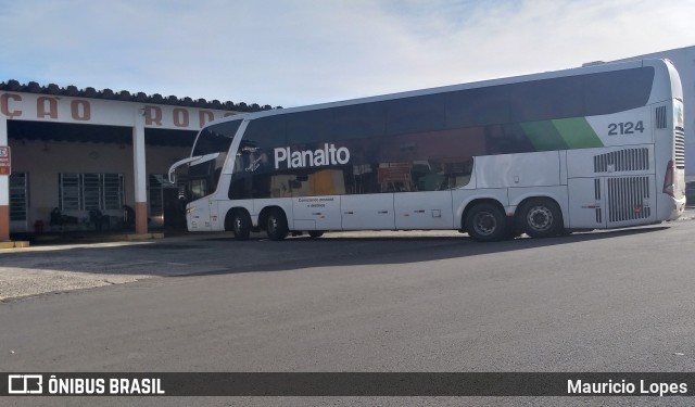 Planalto Transportes 2124 na cidade de Santiago, Rio Grande do Sul, Brasil, por Mauricio Lopes. ID da foto: 9106881.