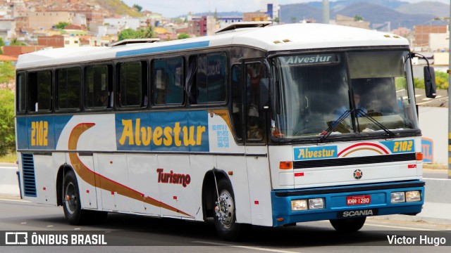 Alvestur Turismo 2102 na cidade de Caruaru, Pernambuco, Brasil, por Victor Hugo. Número da foto: #9108448.