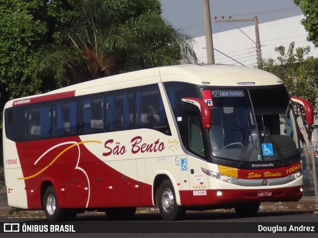 Viação São Bento Ribeirão Preto 10060 na cidade de Uberaba, Minas Gerais, Brasil, por Douglas Andrez. ID da foto: 9108359.