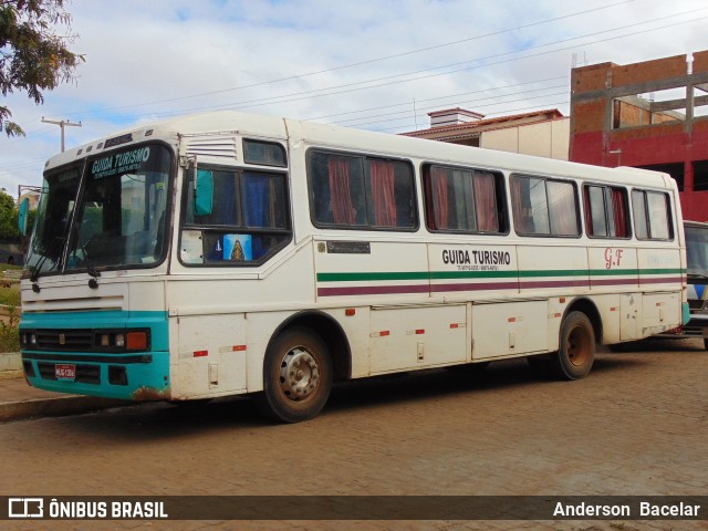 Ônibus Particulares 1306 na cidade de Barra do Mendes, Bahia, Brasil, por Anderson  Bacelar. ID da foto: 9112110.