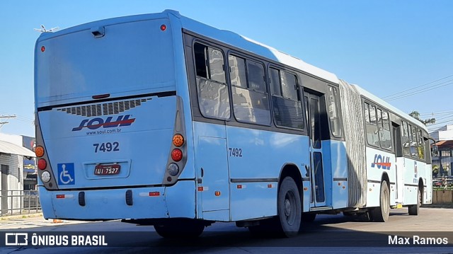 SOUL - Sociedade de Ônibus União Ltda. 7492 na cidade de Porto Alegre, Rio Grande do Sul, Brasil, por Max Ramos. Número da foto: #9112282.