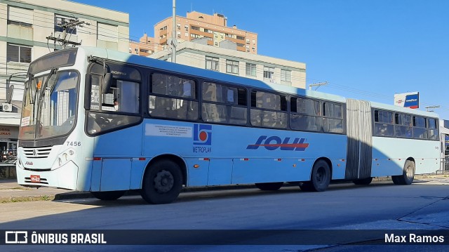 SOUL - Sociedade de Ônibus União Ltda. 7456 na cidade de Porto Alegre, Rio Grande do Sul, Brasil, por Max Ramos. Número da foto: #9112973.