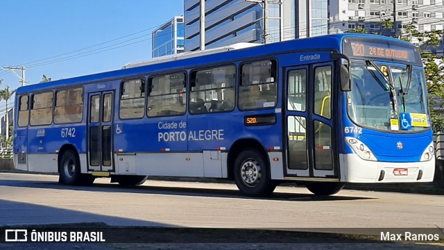 SOPAL - Sociedade de Ônibus Porto-Alegrense Ltda. 6742 na cidade de Porto Alegre, Rio Grande do Sul, Brasil, por Max Ramos. Número da foto: #9112968.