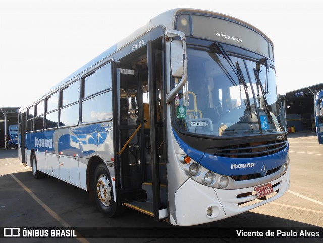 Viação Itaúna 1710 na cidade de Itaúna, Minas Gerais, Brasil, por Vicente de Paulo Alves. ID da foto: 9116213.