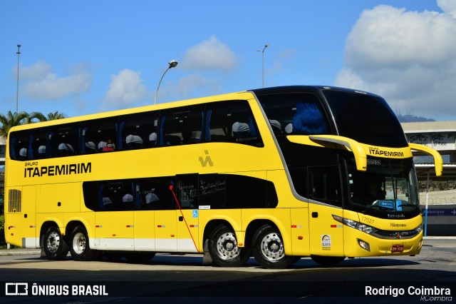 Viação Itapemirim 17027 na cidade de Rio de Janeiro, Rio de Janeiro, Brasil, por Rodrigo Coimbra. Número da foto: #9121058.