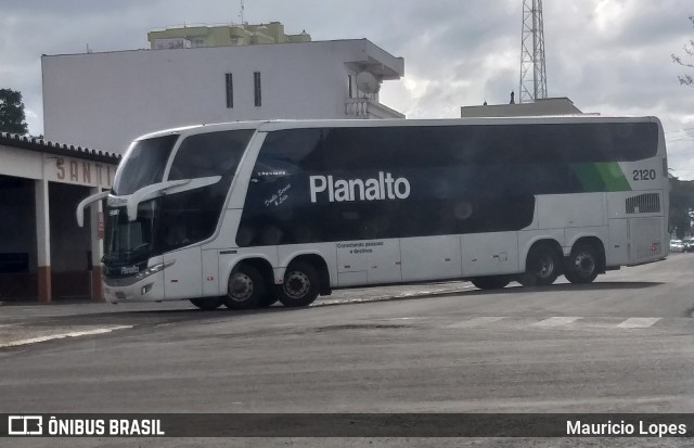 Planalto Transportes 2120 na cidade de Santiago, Rio Grande do Sul, Brasil, por Mauricio Lopes. ID da foto: 9123094.