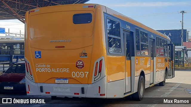 Companhia Carris Porto-Alegrense 0097 na cidade de Porto Alegre, Rio Grande do Sul, Brasil, por Max Ramos. Número da foto: #9044639.