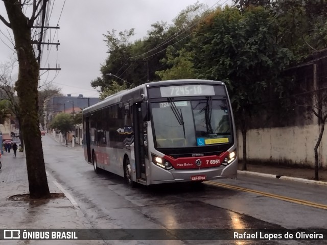 Viação Gatusa Transportes Urbanos 7 6951 na cidade de São Paulo, São Paulo, Brasil, por Rafael Lopes de Oliveira. ID da foto: 9127410.