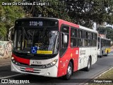 Pêssego Transportes 4 7033 na cidade de São Paulo, São Paulo, Brasil, por Felippe Gomes. Número da foto: #:id.