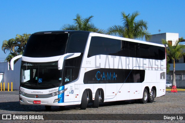 Auto Viação Catarinense 3710 na cidade de Balneário Camboriú, Santa Catarina, Brasil, por Diego Lip. ID da foto: 9129000.