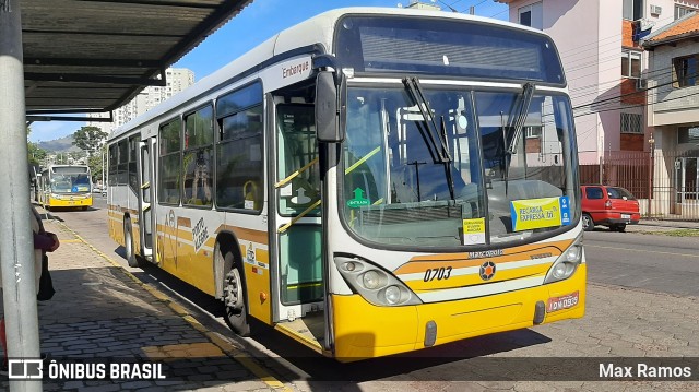 Companhia Carris Porto-Alegrense 0703 na cidade de Porto Alegre, Rio Grande do Sul, Brasil, por Max Ramos. Número da foto: #9048983.