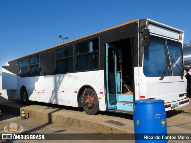 Motorhomes 1764 na cidade de Fazenda Rio Grande, Paraná, Brasil, por Ricardo Fontes Moro. Número da foto: #9055217.