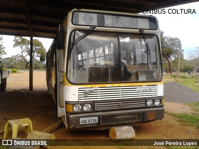 Ônibus Particulares  na cidade de Guia Lopes da Laguna, Mato Grosso do Sul, Brasil, por José Pereira Lopes. Número da foto: #9054576.