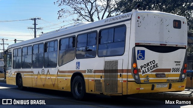 Companhia Carris Porto-Alegrense 0686 na cidade de Porto Alegre, Rio Grande do Sul, Brasil, por Max Ramos. ID da foto: 9053546.