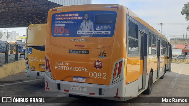 Companhia Carris Porto-Alegrense 0082 na cidade de Porto Alegre, Rio Grande do Sul, Brasil, por Max Ramos. Número da foto: #9061812.