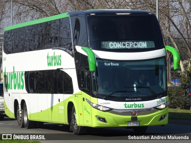 TurBus 3044 na cidade de Chillán, Ñuble, Bío-Bío, Chile, por Sebastian Andres Maluenda. Número da foto: #9133217.