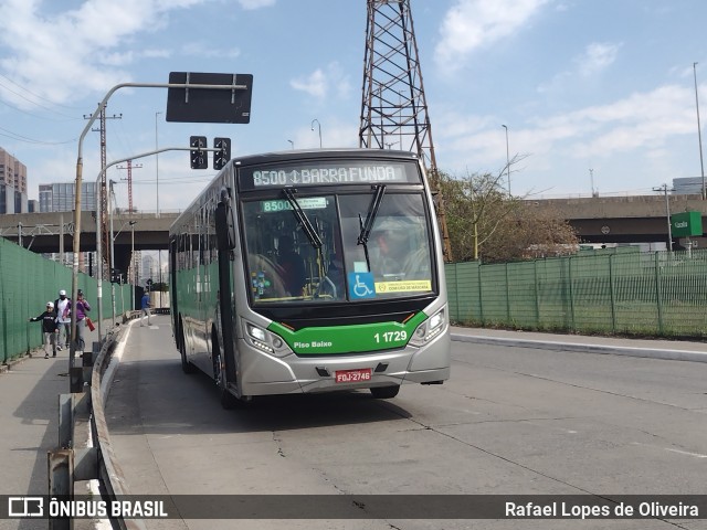 Viação Santa Brígida 1 1729 na cidade de São Paulo, São Paulo, Brasil, por Rafael Lopes de Oliveira. Número da foto: #9159123.