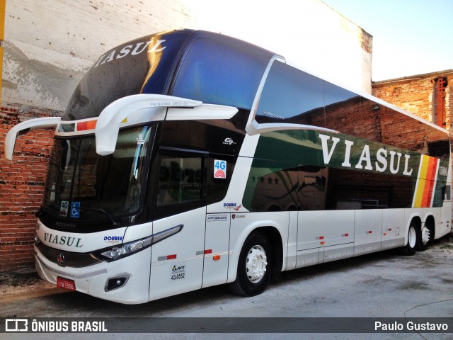 Viasul - Auto Viação Venâncio Aires 15000 na cidade de Curitiba, Paraná, Brasil, por Paulo Gustavo. ID da foto: 9170084.