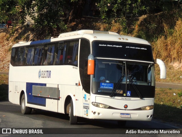 Ônibus Particulares 8002 na cidade de Belo Horizonte, Minas Gerais, Brasil, por Adão Raimundo Marcelino. ID da foto: 9170143.