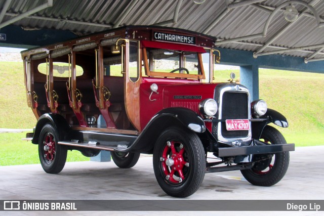Auto Viação Catarinense 01 na cidade de Florianópolis, Santa Catarina, Brasil, por Diego Lip. Número da foto: #9168360.