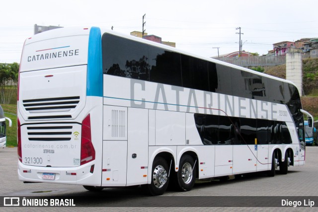 Auto Viação Catarinense 321300 na cidade de Florianópolis, Santa Catarina, Brasil, por Diego Lip. Número da foto: #9167705.