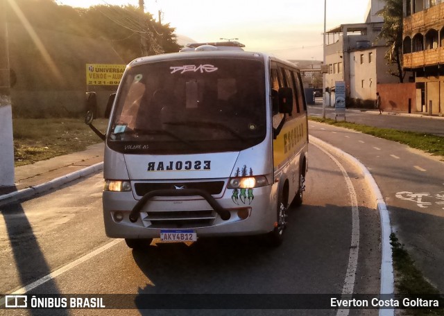 Escolares AKY4B12 na cidade de Cariacica, Espírito Santo, Brasil, por Everton Costa Goltara. Número da foto: #9171090.