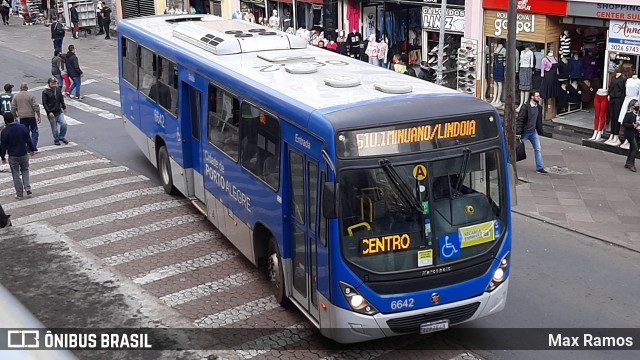 SOPAL - Sociedade de Ônibus Porto-Alegrense Ltda. 6642 na cidade de Porto Alegre, Rio Grande do Sul, Brasil, por Max Ramos. ID da foto: 9171664.