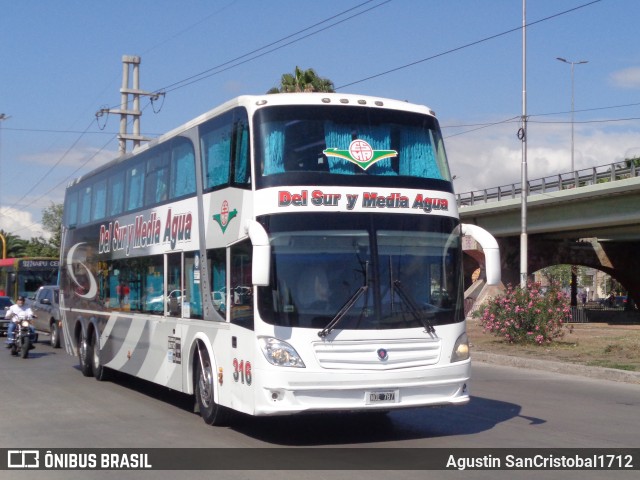Del Sur y Media Agua 316 na cidade de Mendoza, Capital, Mendoza, Argentina, por Agustin SanCristobal1712. Número da foto: #9172143.