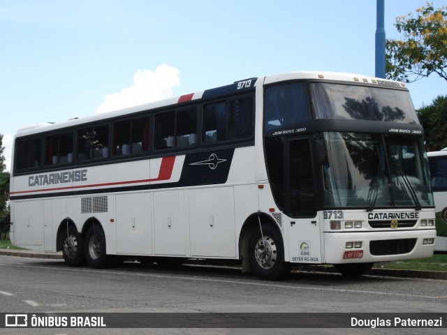 Auto Viação Catarinense 9713 na cidade de Curitiba, Paraná, Brasil, por Douglas Paternezi. ID da foto: 9177292.