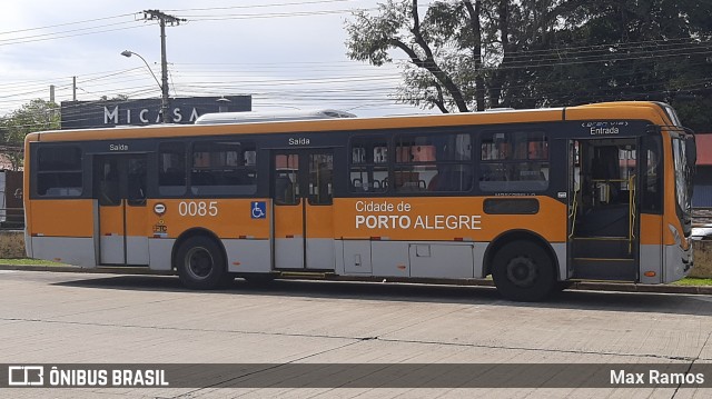 Companhia Carris Porto-Alegrense 0085 na cidade de Porto Alegre, Rio Grande do Sul, Brasil, por Max Ramos. Número da foto: #9180538.